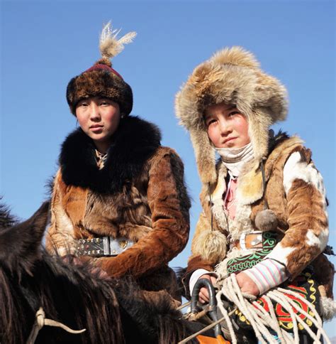what is the physical sign of an eagle hunting|How a Young Eagle Huntress Kicks Butt at a Kazakh Tradition.